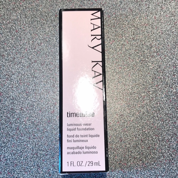 Mary Kay luminous wear liquid foundation ivory 7
